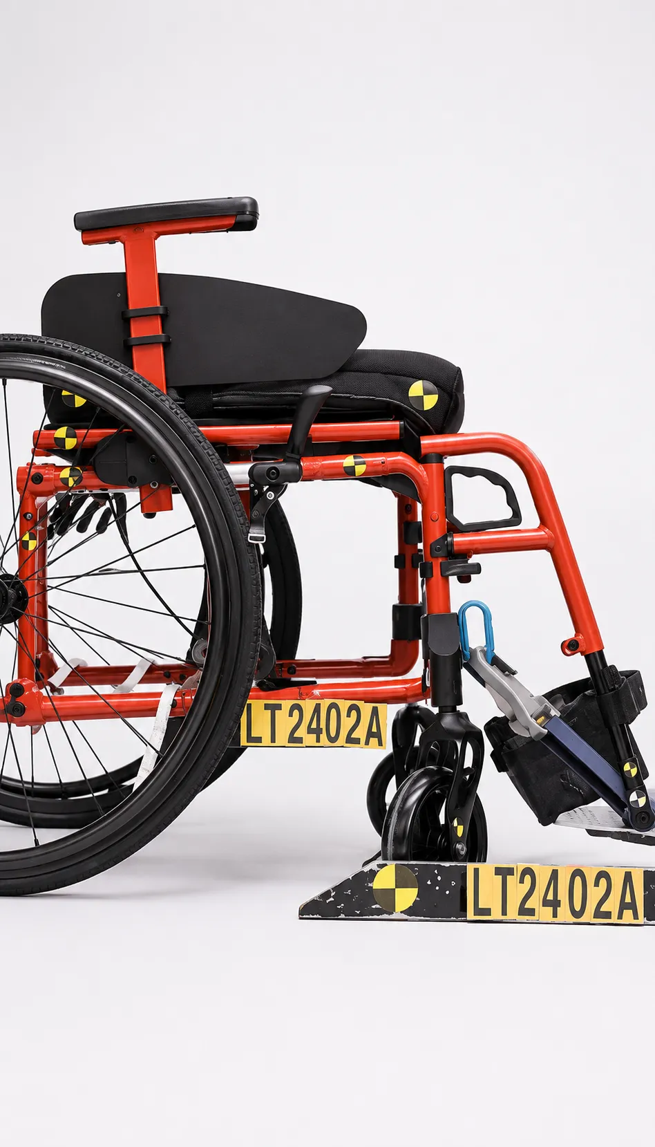 FLEX MG140 S wheelchair caregiver-friendly design features